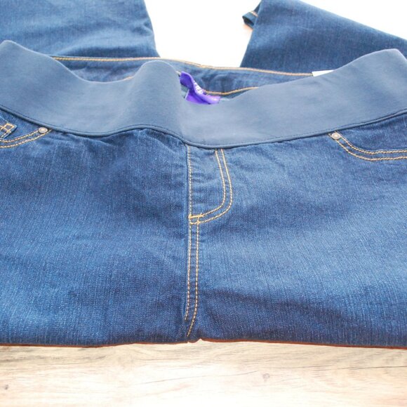 Catherines Yoga Stretch Shaped Capri NWT 0X 14/16W - Picture 7 of 7